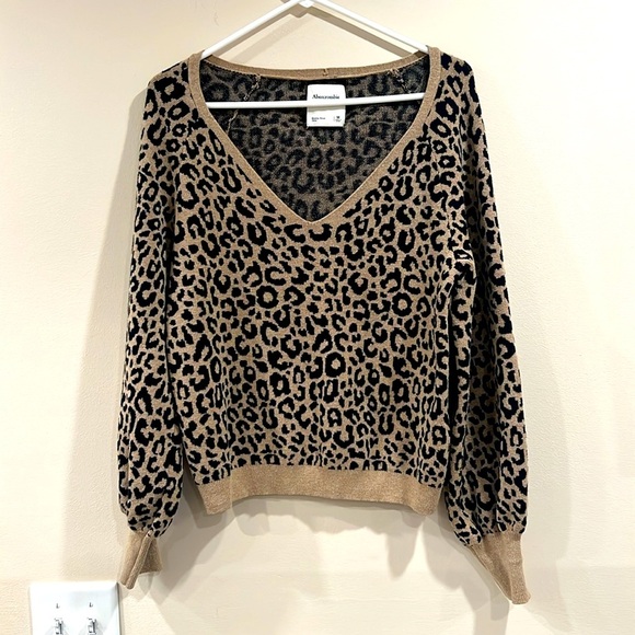 🔥Abercrombie & Fitch Leopard Print Sweater🔥 - Picture 1 of 6